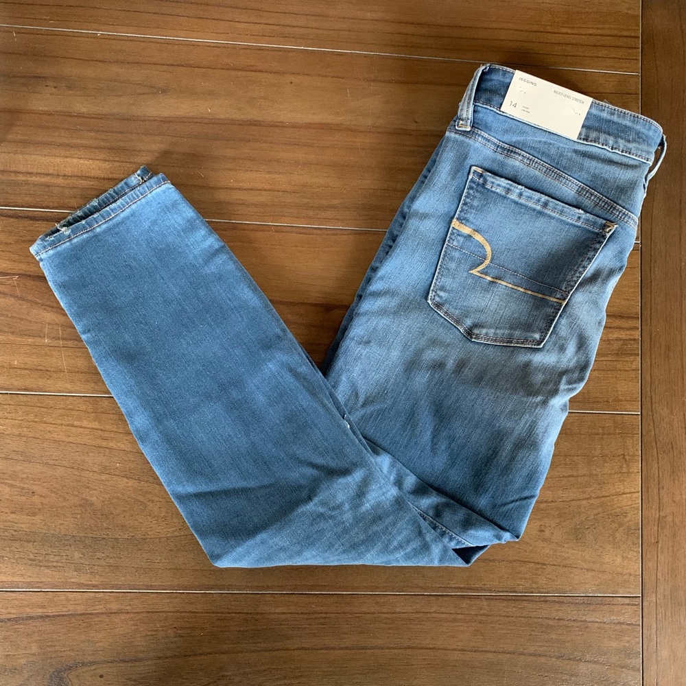 NWT American Eagle Ripped Jeans